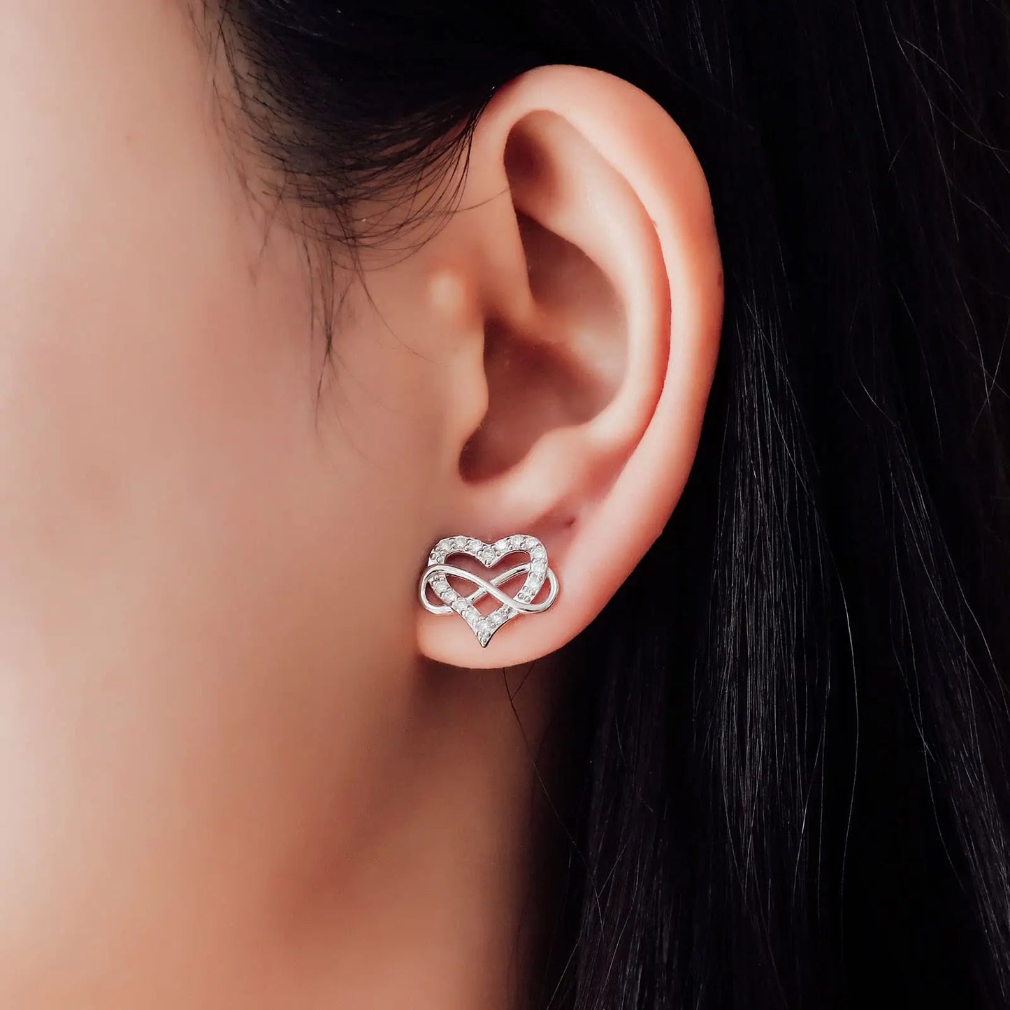 Fine Jewelry Earring 925 Sterling Silver Stud Earrings Heart Design Moissanite Diamond Earring Plating 18k Gold Earrings